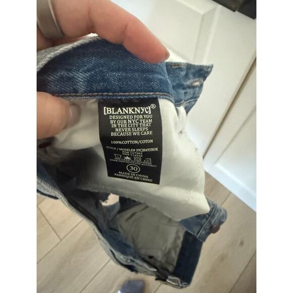 BlankNYC Distressed Cutoff Shorts Size 30 - Picture 8 of 8